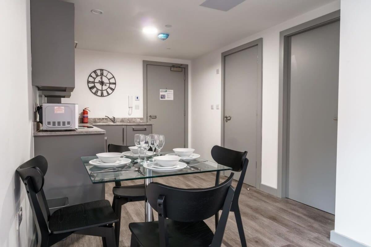 Lovely 1 Bed Apartment In Liverpool Centre Bagian luar foto