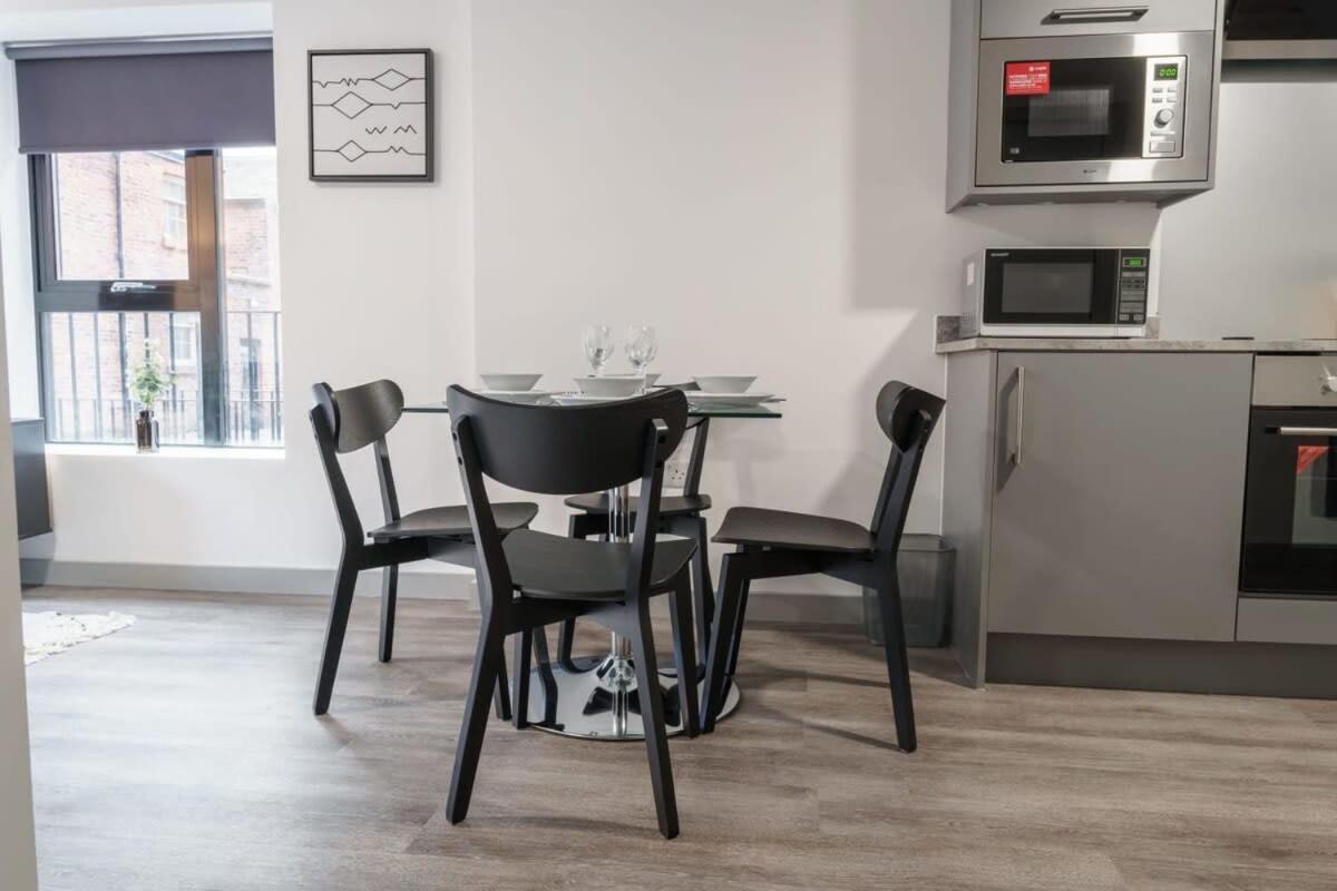 Lovely 1 Bed Apartment In Liverpool Centre Bagian luar foto