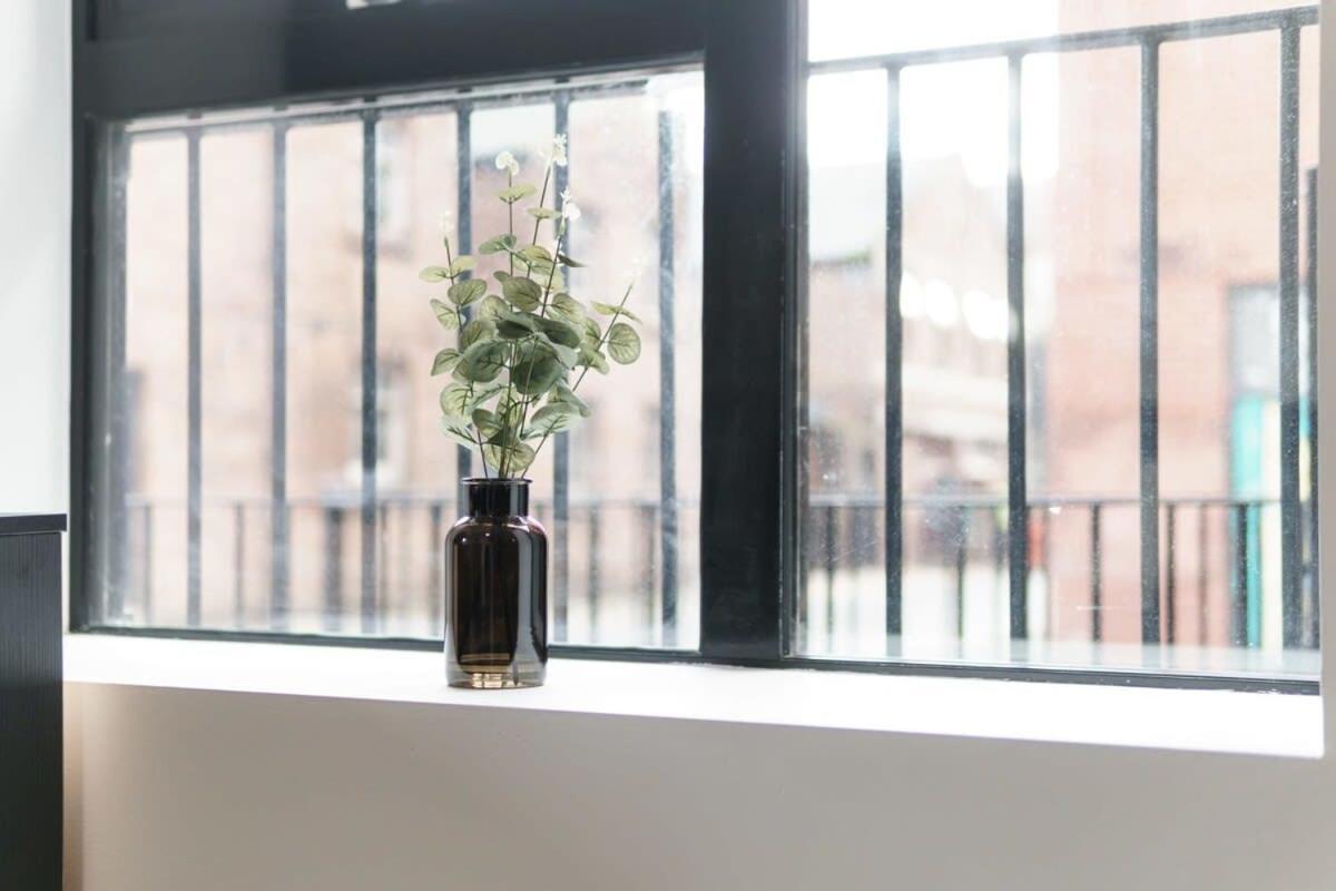 Lovely 1 Bed Apartment In Liverpool Centre Bagian luar foto